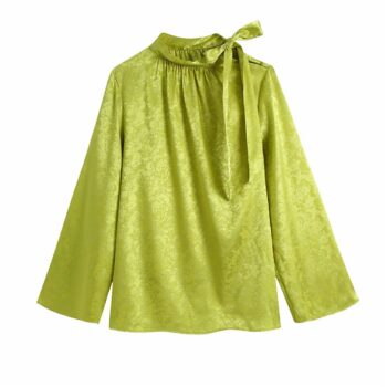 Blusa de satén con cuello alto 2